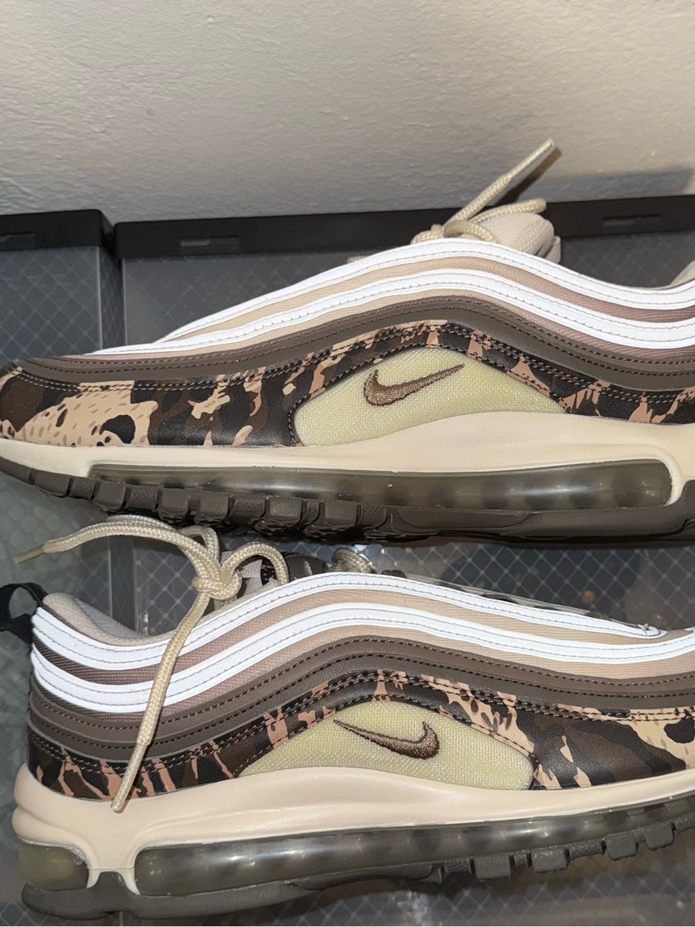 Women’s Nike Beige and Brown Patterned Air-Cushioned Sneakers
